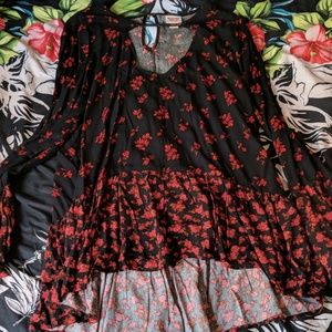 🌴 Chocker Neckline Floral High Low Blouse BOGO